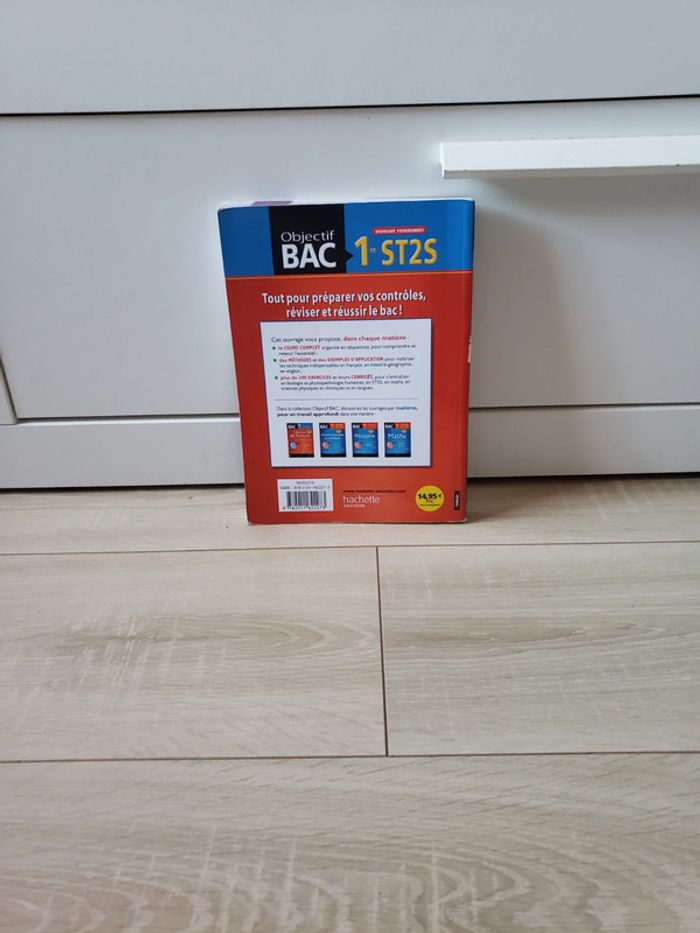 Livre 📕 Objectif bac 1° ST2S hachette education 5€ - photo numéro 3