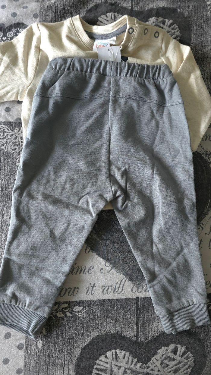 NEUFS (non portés) 🏷😍🥰superbe ensemble sweat et pantalon molleton 18MOIS Garçon 🥰😍🏷 - photo numéro 5