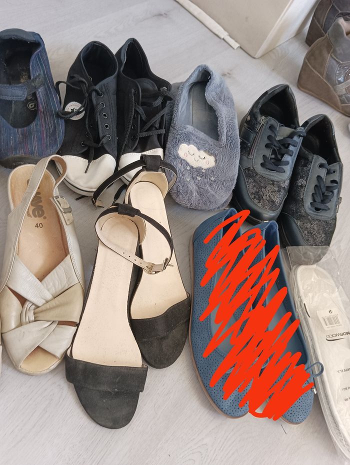 Lot de 9  paires de chaussures et chaussons Pointure 40 - photo numéro 3