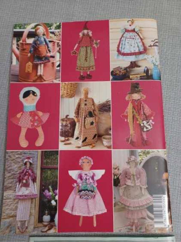 Lot livres sur les poupées les barbies les doudou - photo numéro 5