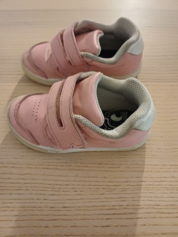 Baskets Décathlon taille 24