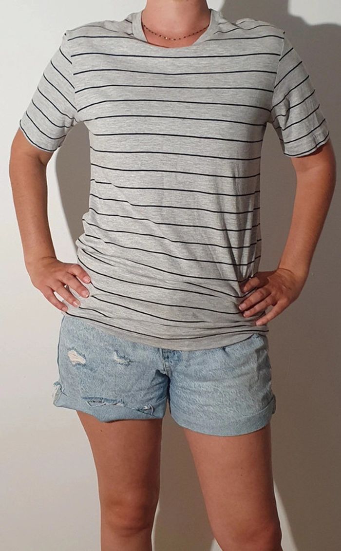 T shirt long gris rayé H&M - photo numéro 3