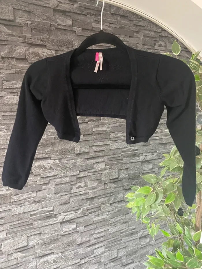 🖤🤍Beau petit boléro noir léger – Taille 6 mois 🖤🤍
