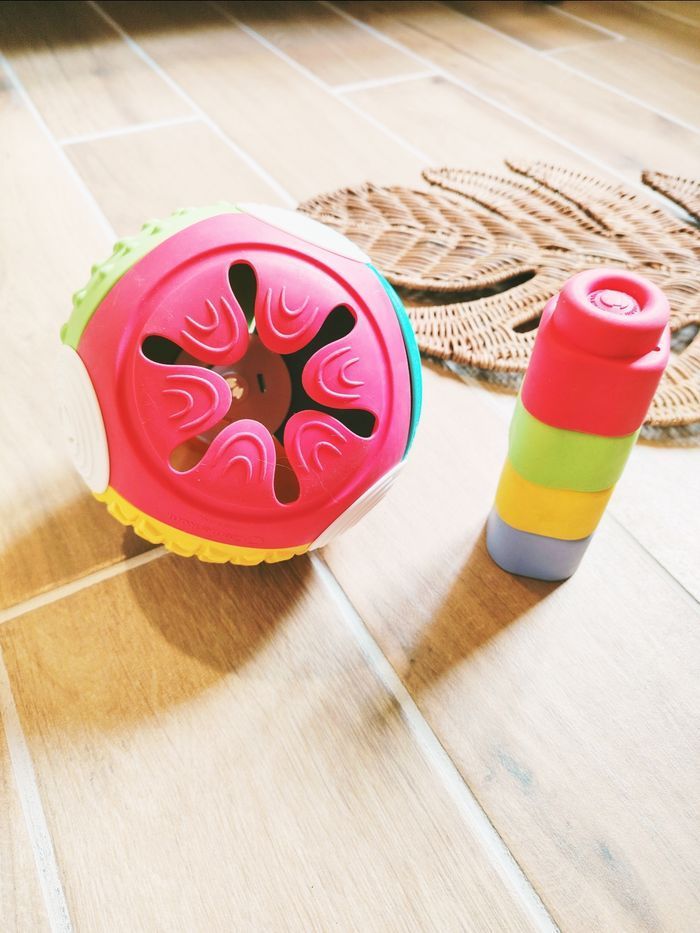 🏐Jeu de motricité - Grosse balle sensorielle avec 4 plots - marque Clementoni - photo numéro 2