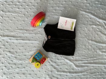 gilet sans manches en polaire noir intérieur gris étoiles 12 mois