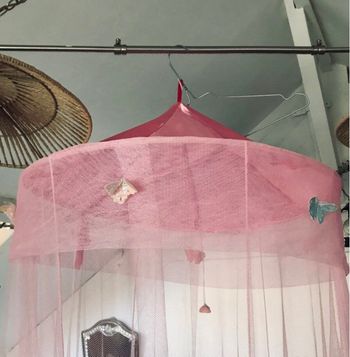 Moustiquaire rose papillons