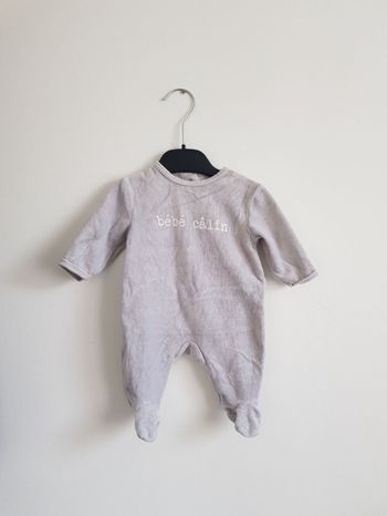 Pyjama en velours taille 1 mois