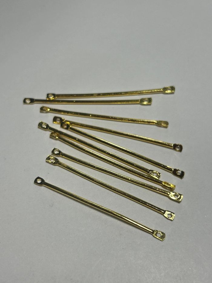 A831, Accessoires dorés création de bijoux