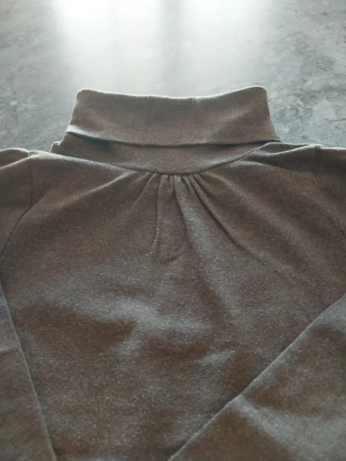 T-shirt col roulé T.6 ans - photo numéro 2