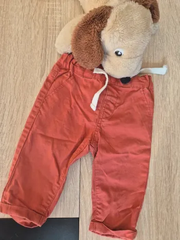 Pantalon rouge 3 mois