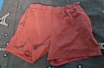 Short avec poches taille 38-40 couleur corail
