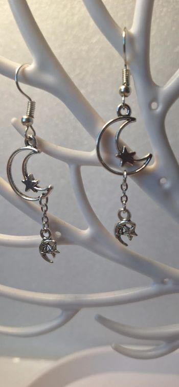 Boucles d'oreilles lune pendantes