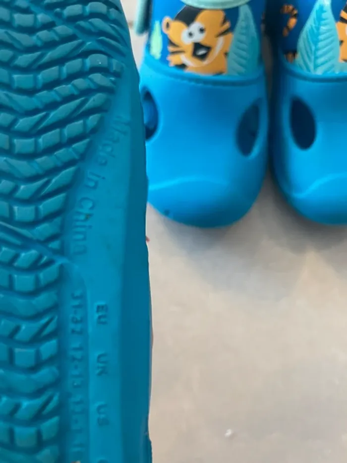 Sandales de piscine - photo numéro 3