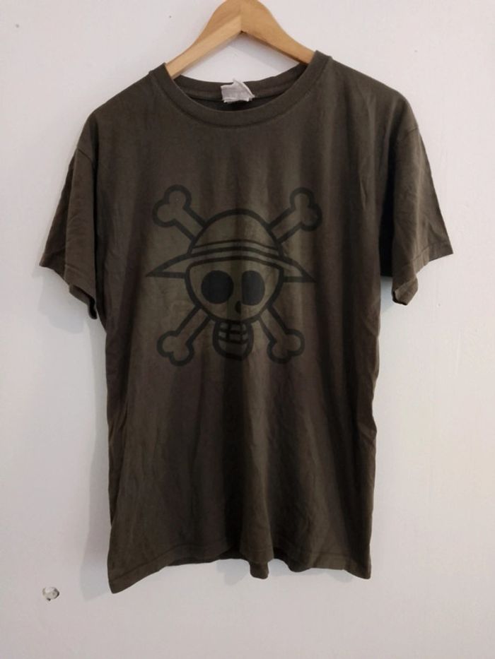 T-shirt kaki one piece - photo numéro 2