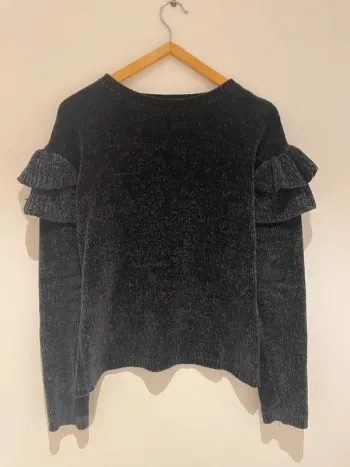 Pull à volants pilou pilou