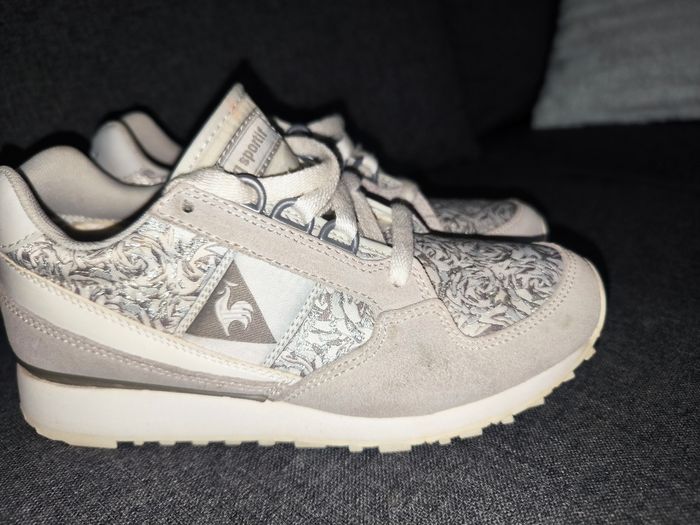 jolies baskets Le Coq Sportif taille 36 grises avec motifs - photo numéro 2