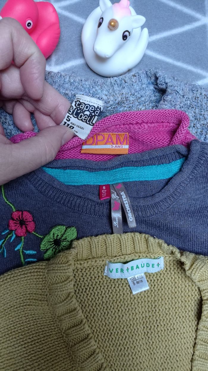 🦄Lot 4 pulls, 5 ans - photo numéro 2