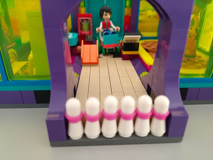 LEGO Friends Salle d’Arcade Roller Disco 41708 - photo numéro 4