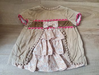 🌴 Belle robe beige et rose taille 3 mois
