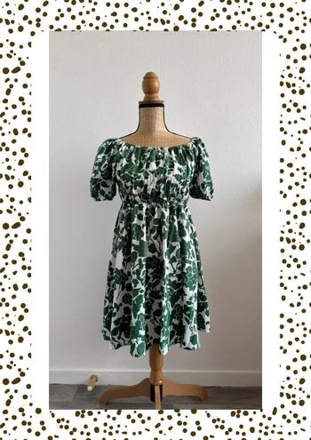 Robe verte à imprimé floral – taille M – neuve