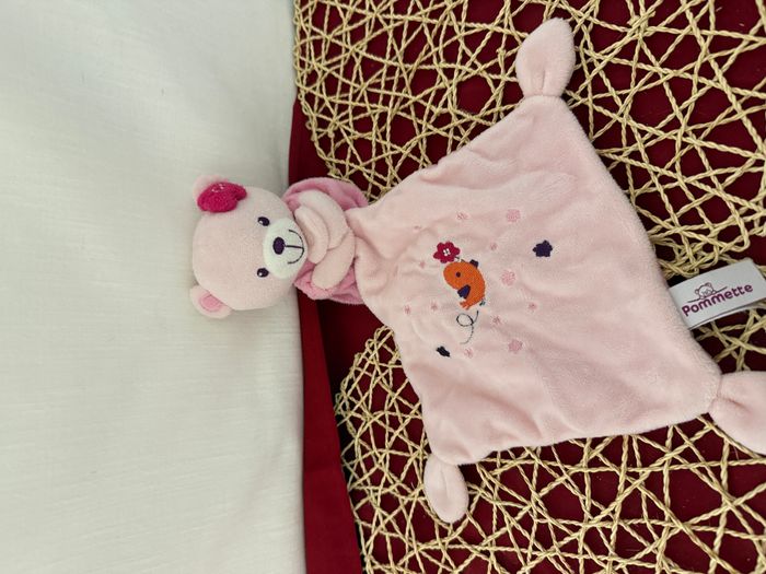 Pommette doudou ours rose mouchoir violet fleur oiseau - photo numéro 5
