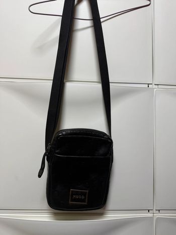 Sacoche Roy monogramme homme noir effet cuir de la marque Hugo