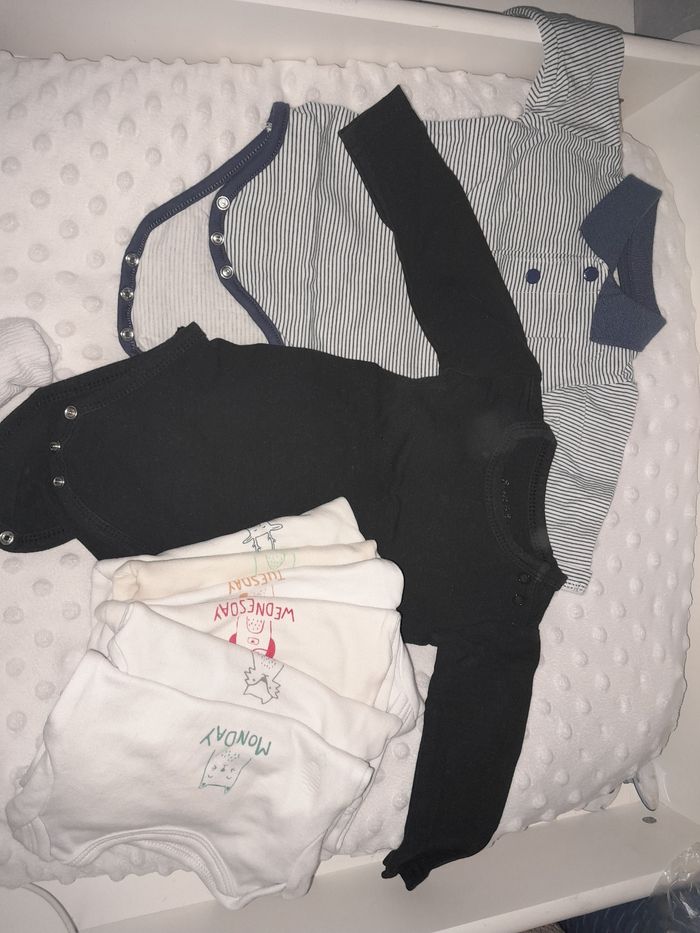 Lot vêtements 1 mois - photo numéro 3
