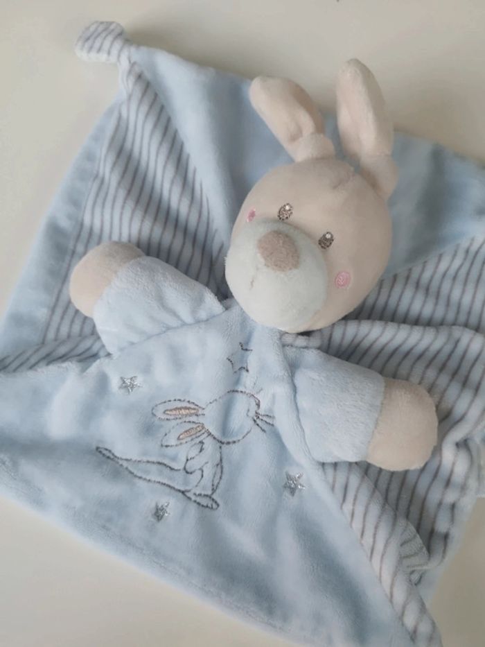 Doudou lapin bleu