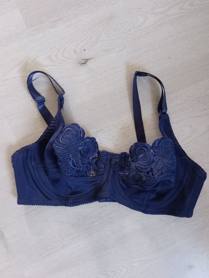Ensemble lingerie soutien-gorge 95 D et culotte Neuf sans étiquette - photo numéro 2