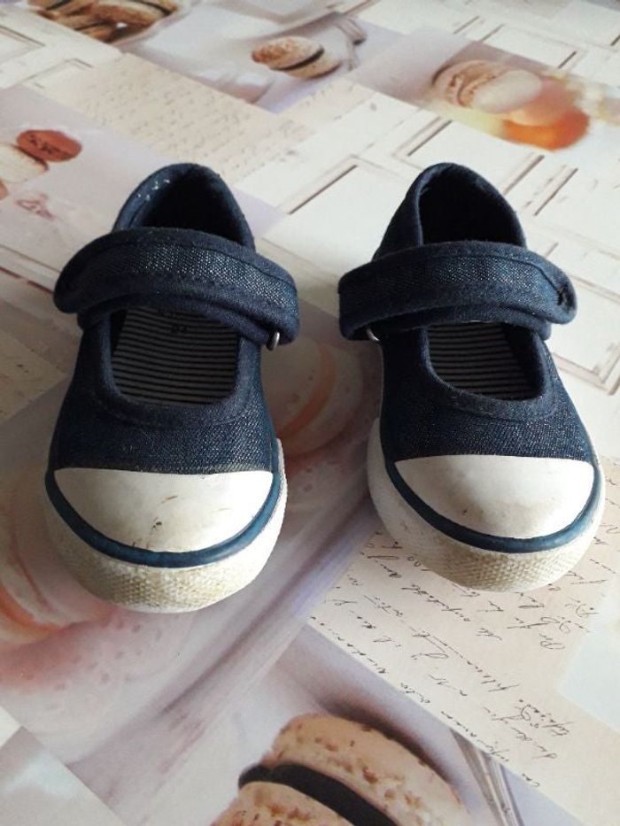 Chaussures fille "La Halle" pointure 21.