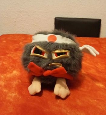 Peluche Smasha Ballz ninja samouraï avec bandana japonais
