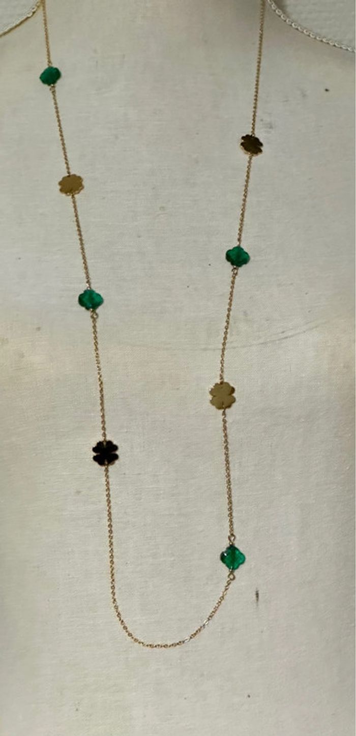 Collier sautoir long réglable acier inoxydable or trèfles doré et vert