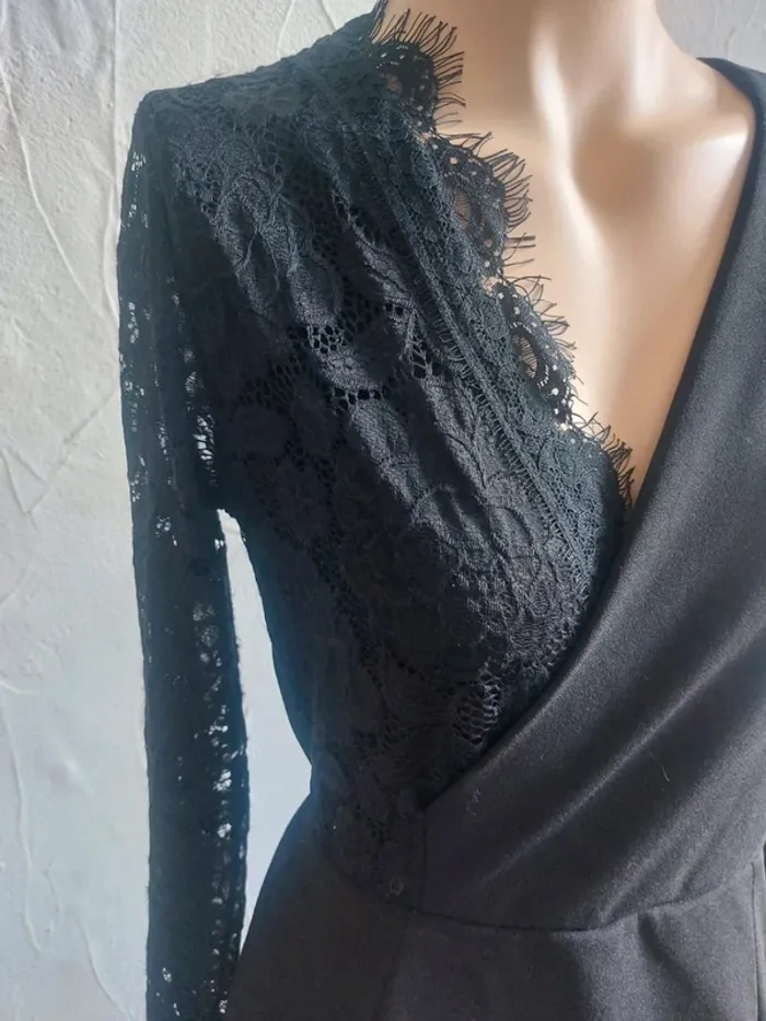 Robe élégante noire avec dentelle - photo numéro 5