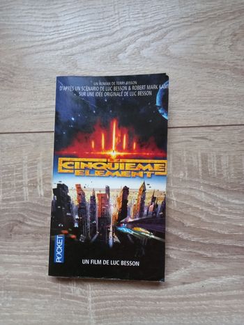 Livre "Le cinquième élément"