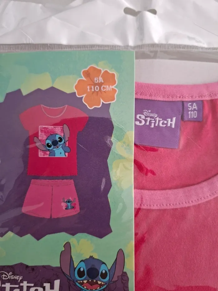 Ensemble Tee-shirt short Lilo & Stitch neuf avec étiquette taille 5 ans - photo numéro 3