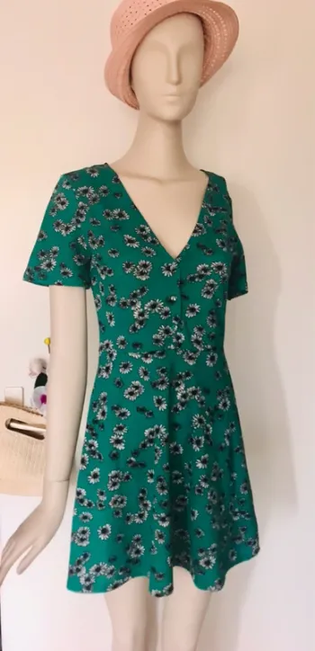 Robe Zara verte à fleurs