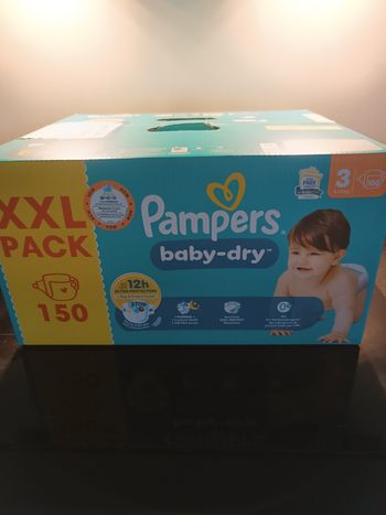 Couches Pampers taille 3