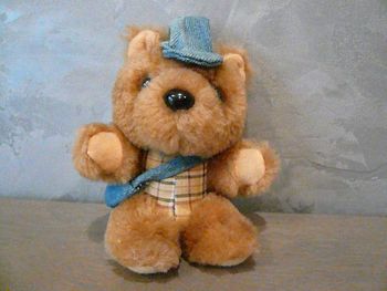 Peluche nounours marron avec casquette neuve