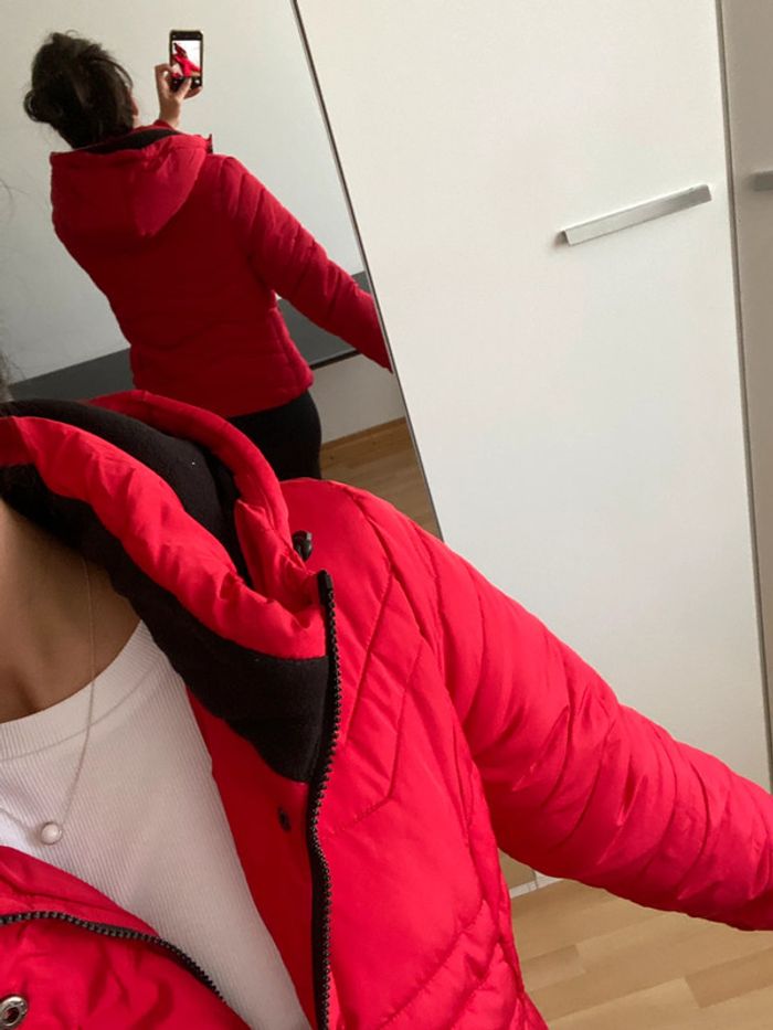 Magnifique doudoune à capuche rouge / Taille M - photo numéro 3