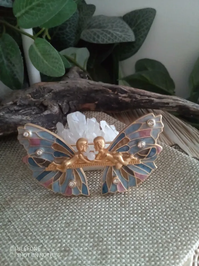 Broche anges ailés avec pierre de sélénite naturelle