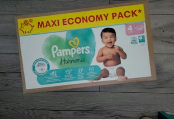 76 couches Pampers harmonie