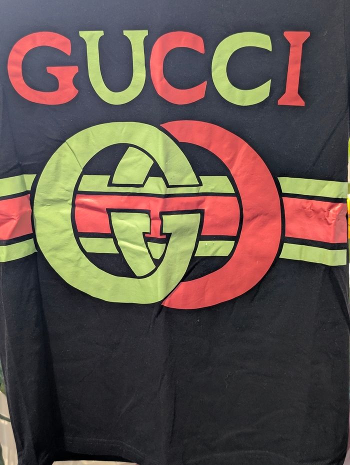 T short Gucci déjà porter mais état excellent - photo numéro 2