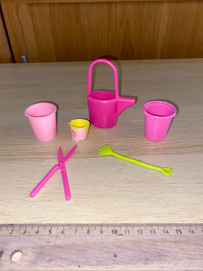 Accessoires poupée Barbie Mattel seau arrosoir jardin jardinage - photo numéro 2