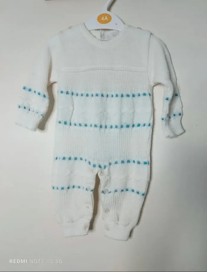 Combinaison en tricot taille 9 mois Nougatex