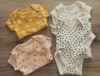4 Bodies Manches Courtes 0-1 mois