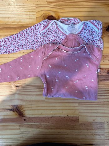 Lots 2 bodies 3 mois manche longues