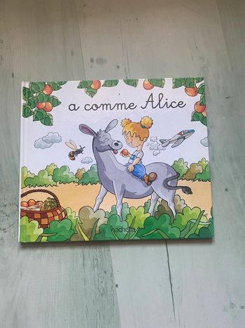 Livre « À comme alice »
