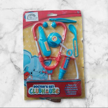 Lot de jouets pour jouer au docteur bleu
