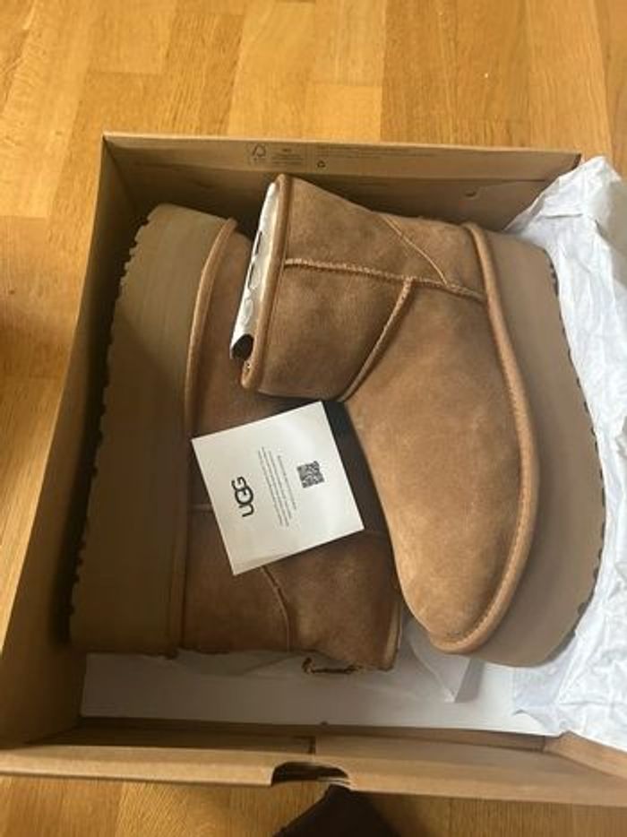 Ugg Classic mini Boots   37 - photo numéro 2