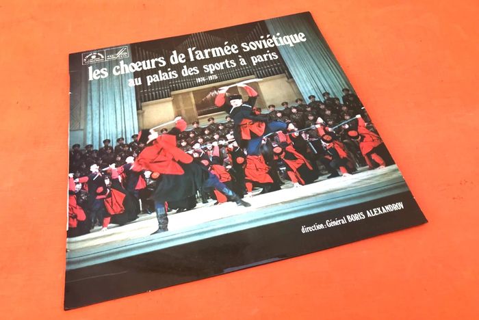 Vinyle 33 tours Les Choeurs de l' armée Soviétique au Palais des Sports de Paris (1974) - photo numéro 2